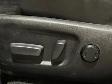 2018 Toyota RAV4 - image 18