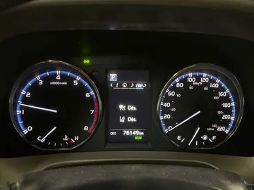 2018 Toyota RAV4 - image 17