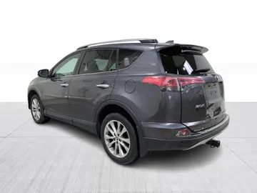 2018 Toyota RAV4 - image 11