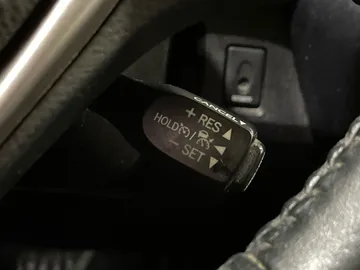 2018 Toyota RAV4 - image 24
