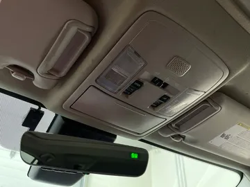 2018 Toyota RAV4 - image 16