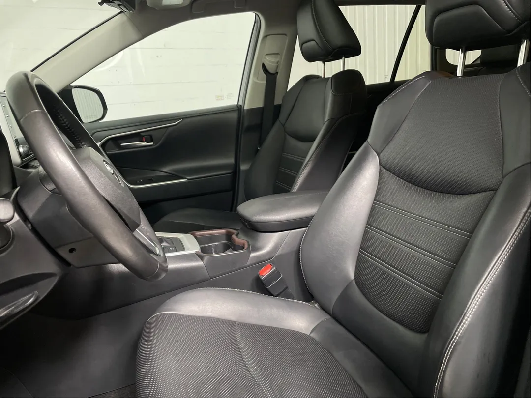 2019 Toyota RAV4 for sale - photo 3
