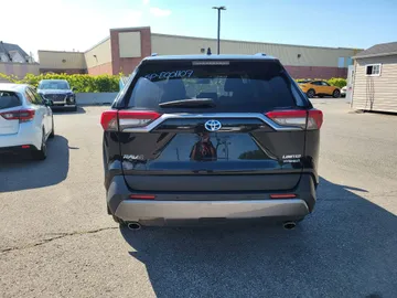 2019 Toyota RAV4 - image 4
