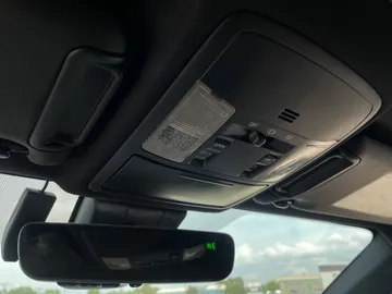 2018 Toyota RAV4 - image 29