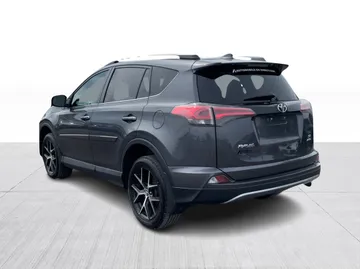 2018 Toyota RAV4 - image 11