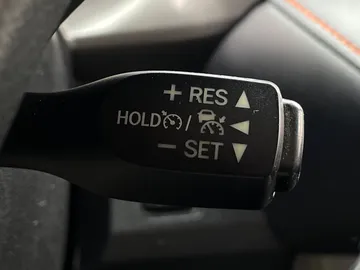 2018 Toyota RAV4 - image 25