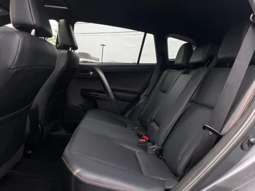 2018 Toyota RAV4 - image 15