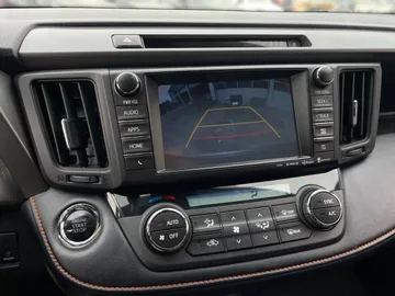2018 Toyota RAV4 - image 21
