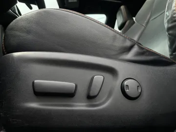 2018 Toyota RAV4 - image 23