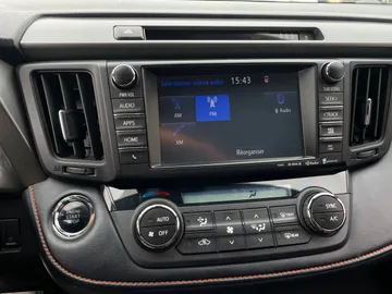 2018 Toyota RAV4 - image 27