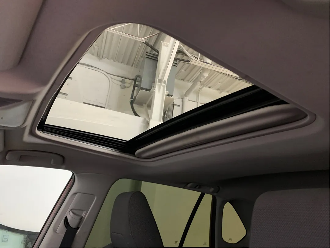2019 Toyota RAV4 XLE AWD, photo 5