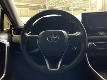 2019 Toyota RAV4 - image 18
