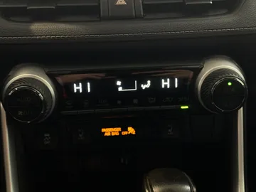 2019 Toyota RAV4 - image 24