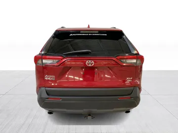 2019 Toyota RAV4 - image 11