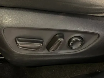 2019 Toyota RAV4 - image 20