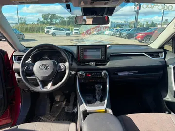 2019 Toyota RAV4 - image 7