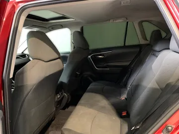 2019 Toyota RAV4 - image 14