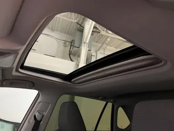 2019 Toyota RAV4 - image 6