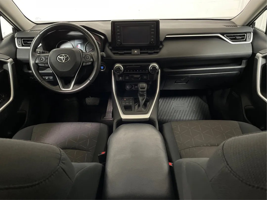 2019 Toyota RAV4 — photo 4
