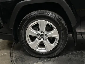 2019 Toyota RAV4 - image 7