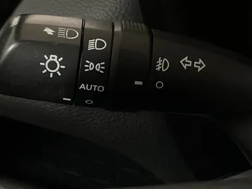 2019 Toyota RAV4 - image 17
