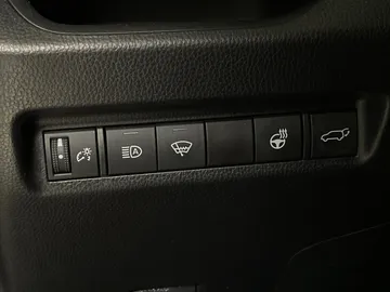 2019 Toyota RAV4 - image 24