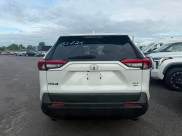 2025 Toyota RAV4 - image 6