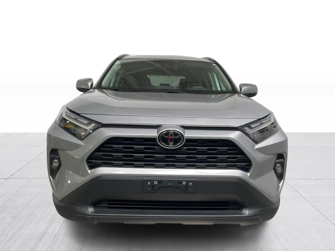 2025 Toyota RAV4 — photo 7