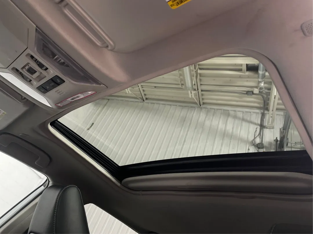 2025 Toyota RAV4 — photo 5