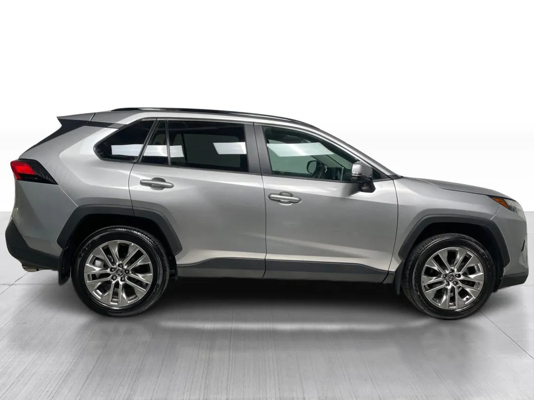 2025 Toyota RAV4 — photo 2