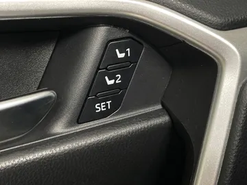 2025 Toyota RAV4 - image 16