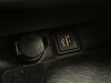 2025 Toyota RAV4 - image 31