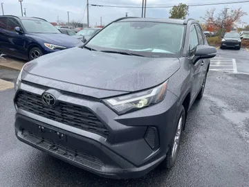 2025 Toyota RAV4 - image 3
