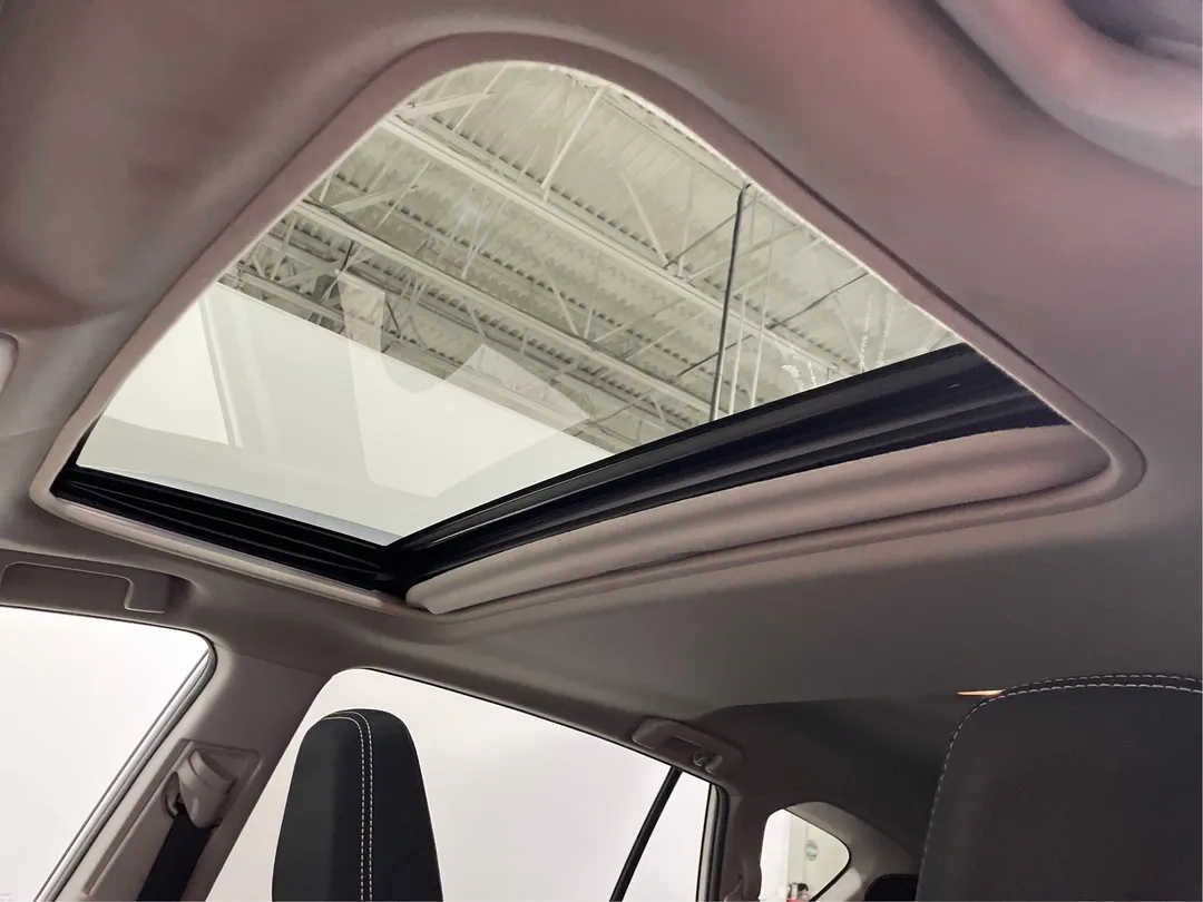 2017 Toyota RAV4 — photo 5