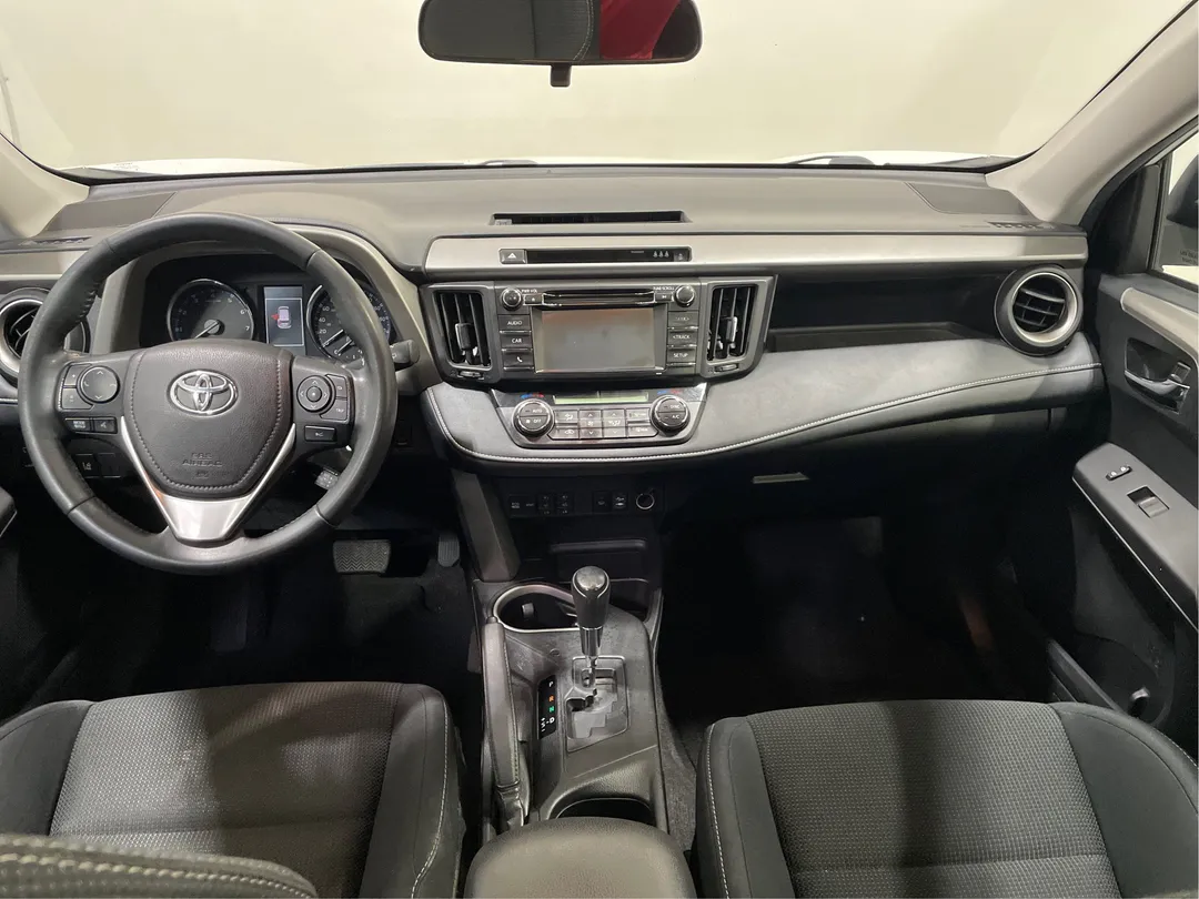 2017 Toyota RAV4 — photo 4