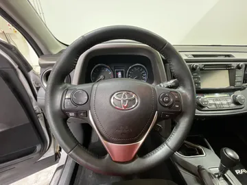 2017 Toyota RAV4 - image 24