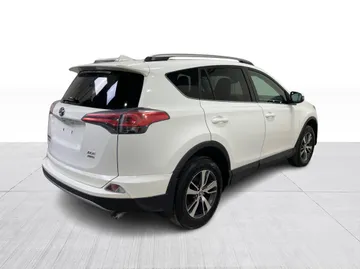 2017 Toyota RAV4 - image 14