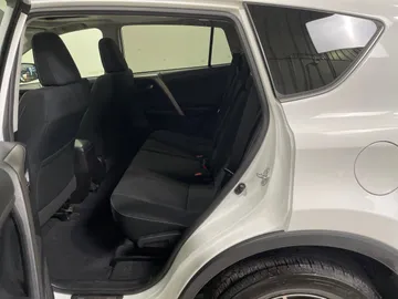 2017 Toyota RAV4 - image 15