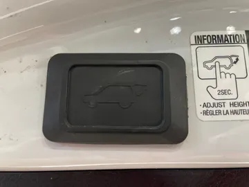 2017 Toyota RAV4 - image 28