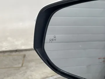 2017 Toyota RAV4 - image 19
