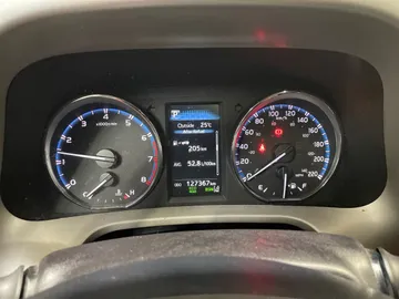 2017 Toyota RAV4 - image 17