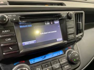 2017 Toyota RAV4 - image 26
