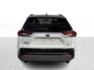 2021 Toyota RAV4 Hybrid - image 12