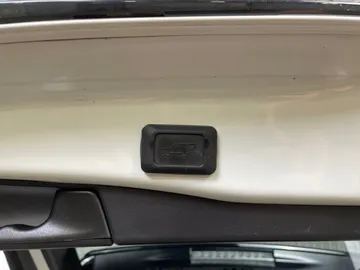 2021 Toyota RAV4 Hybrid - image 22