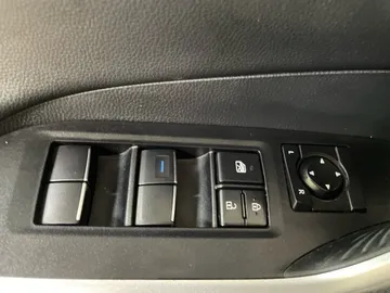 2021 Toyota RAV4 Hybrid - image 27