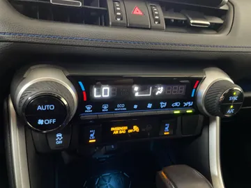 2021 Toyota RAV4 Hybrid - image 25