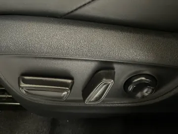 2021 Toyota RAV4 Hybrid - image 20