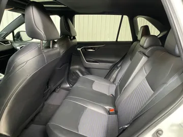 2021 Toyota RAV4 Hybrid - image 15