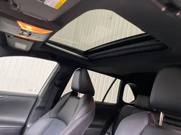 2021 Toyota RAV4 Hybrid - image 6