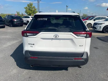 2021 Toyota RAV4 - image 6